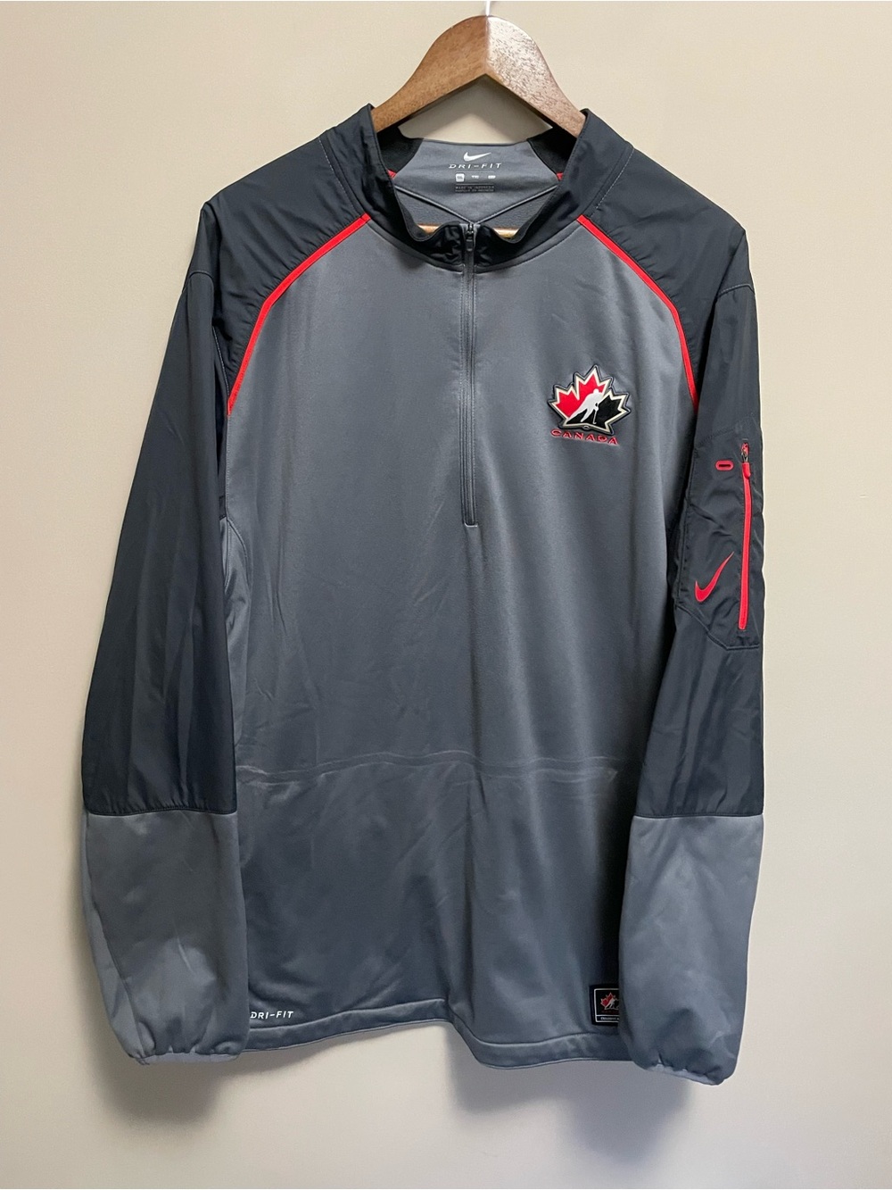 Nike Dry Fit Hockey Canada 1/2 Zip Shirt Men’s XXL